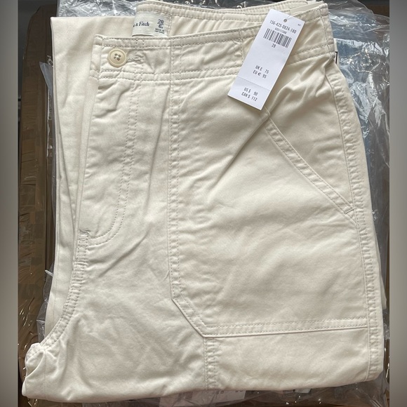 Abercrombie & Fitch Relaxed Cargo Pant - Picture 8 of 8